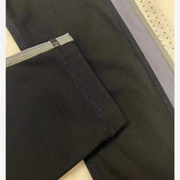 Athleta Elation Crop 7/8 Tight Leggings  Yoga White
Navy Blue Size XS - Picture 11 of 14